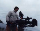 Peter Strietmann durante le riprese nel Mare del nord. La camera è una Sony F900 CineAlta