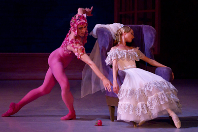 Il Balletto del Teatro Mariinskij di San Pietroburgo in Le Spectre de la rose. Nella foto Igor’ Kolb e Svetlana Ivanova