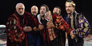 Pietro Biondi, Gianni De Lellis, Lorenzo Lavia, Andrea Trovato, Salvatore Palombi in una scena