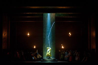 Nabucco viene colpito dal fulmine (Atto I, Scena VIII). (C) Marco Borrelli
