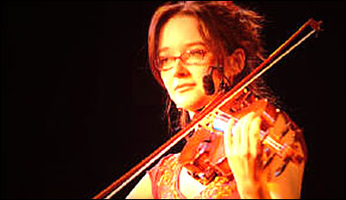 Ruth Angell, violinista e voce dei Rainbow Chasers